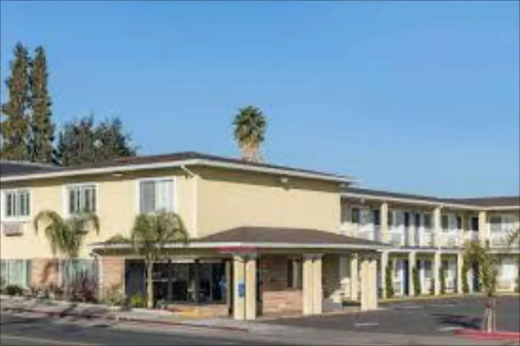 Super 8 By Wyndham Phoenix West 2*,  United States